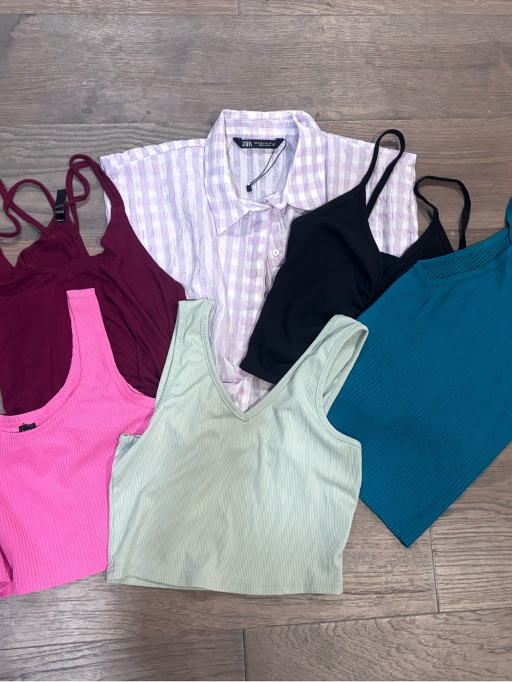 Lot Of 6 Women’s Crop Tops And Tanks Size Medium